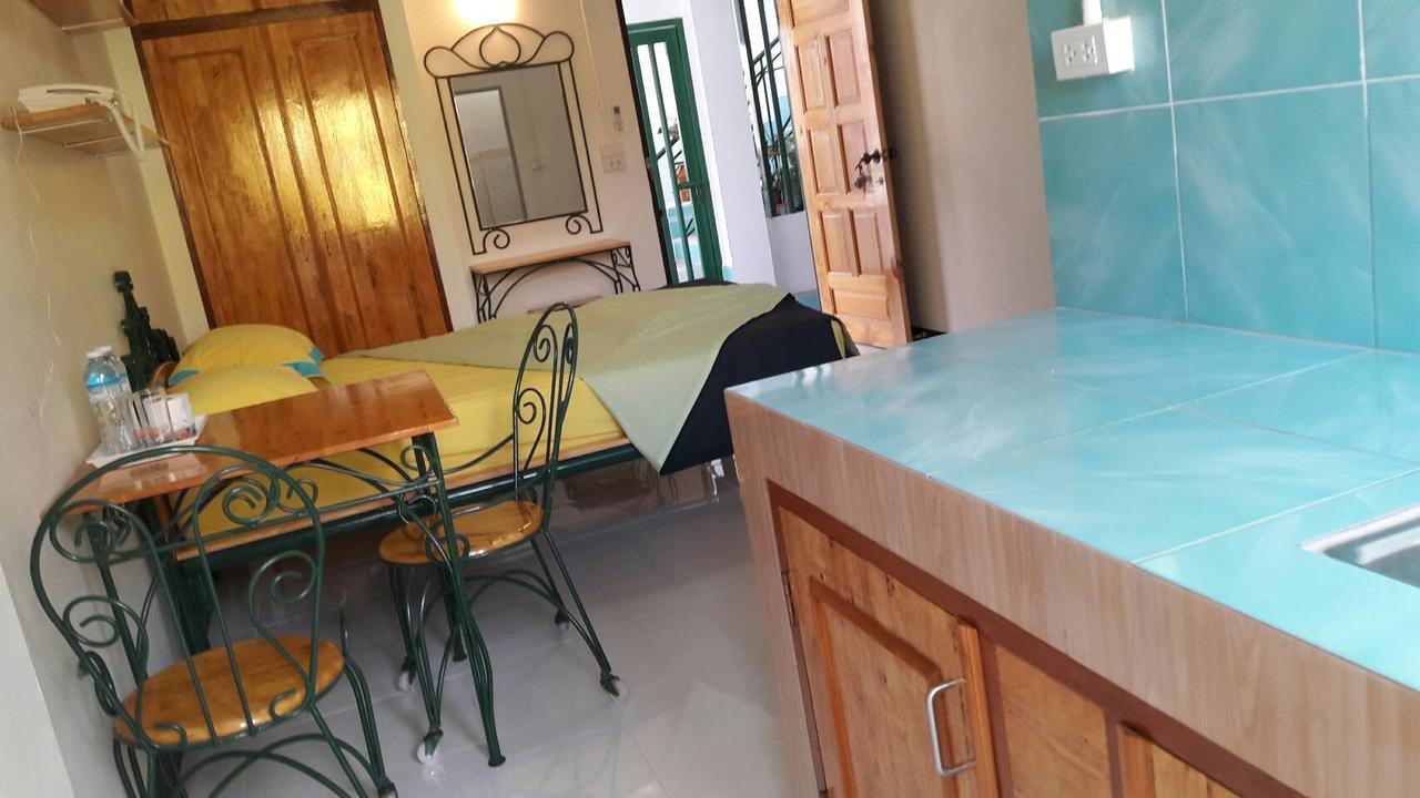 Baankhunmae Apartment Бангкок Экстерьер фото